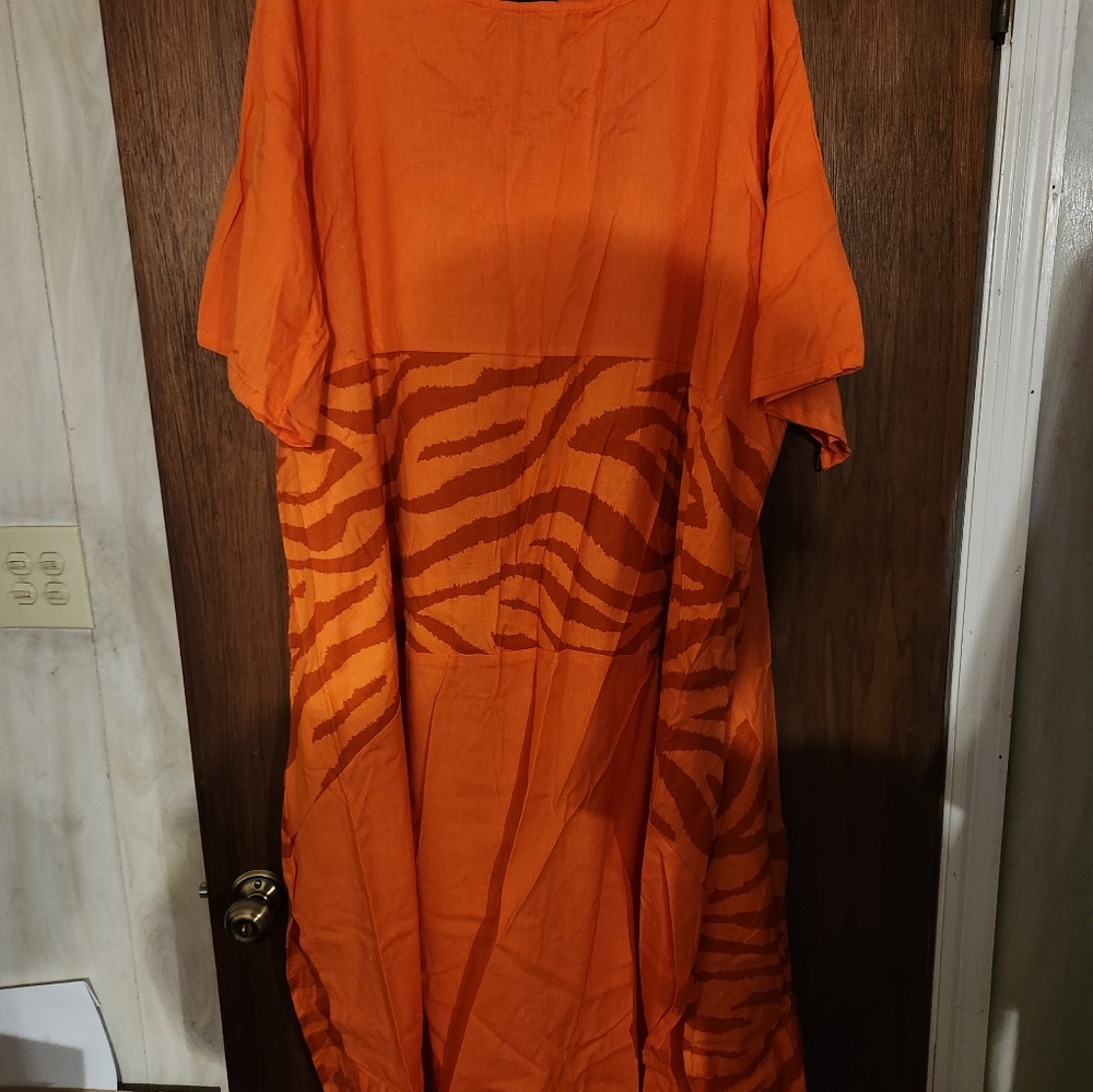 Woman's lounging maxi dress